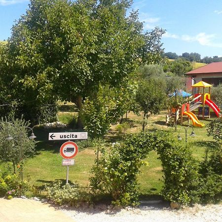 Agriturismo Le Vigne แฟร์โม ภายนอก รูปภาพ