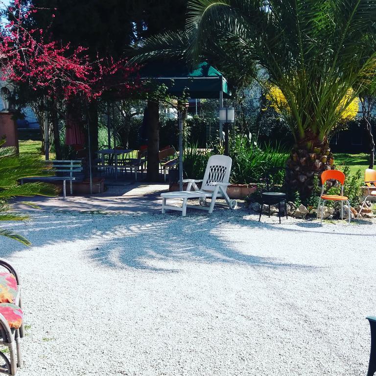 Agriturismo Le Vigne แฟร์โม ภายนอก รูปภาพ