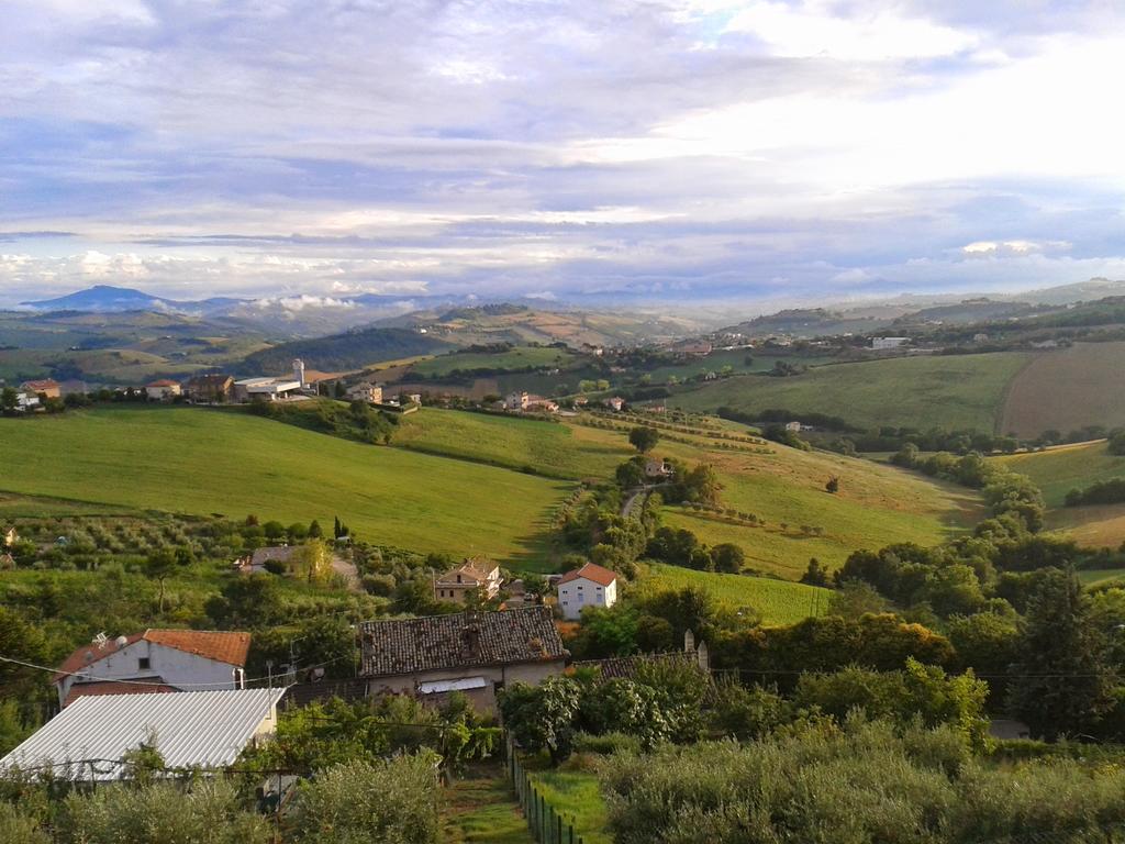 Agriturismo Le Vigne แฟร์โม ภายนอก รูปภาพ