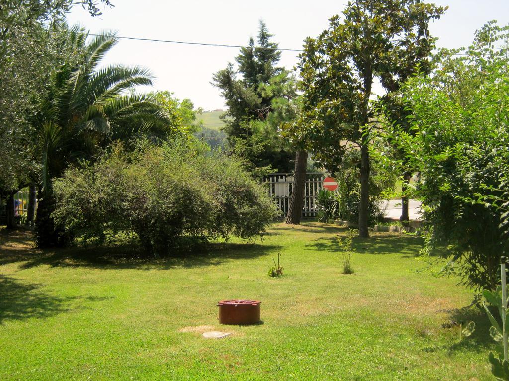 Agriturismo Le Vigne แฟร์โม ภายนอก รูปภาพ