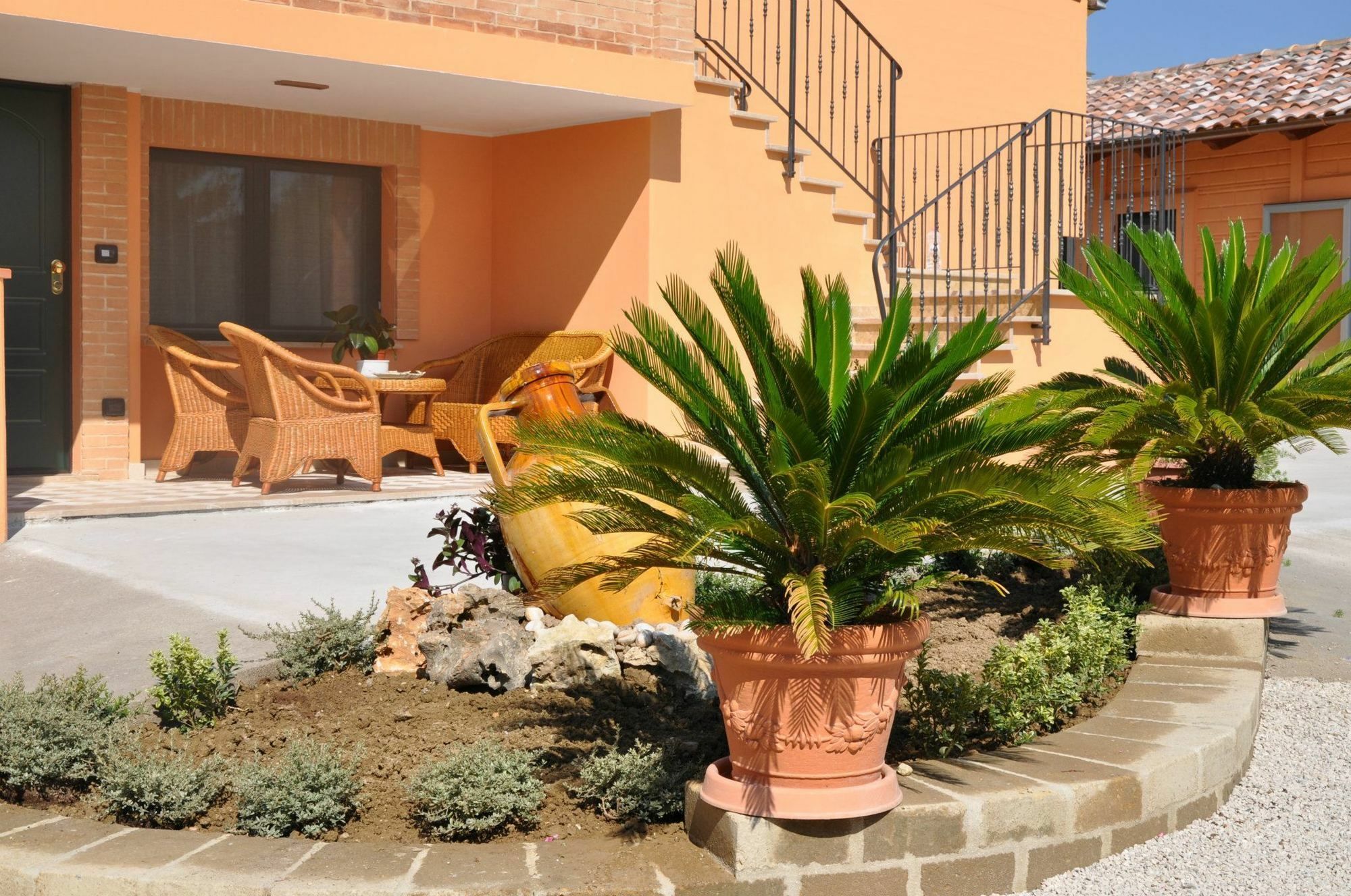 Agriturismo Le Vigne แฟร์โม ภายนอก รูปภาพ