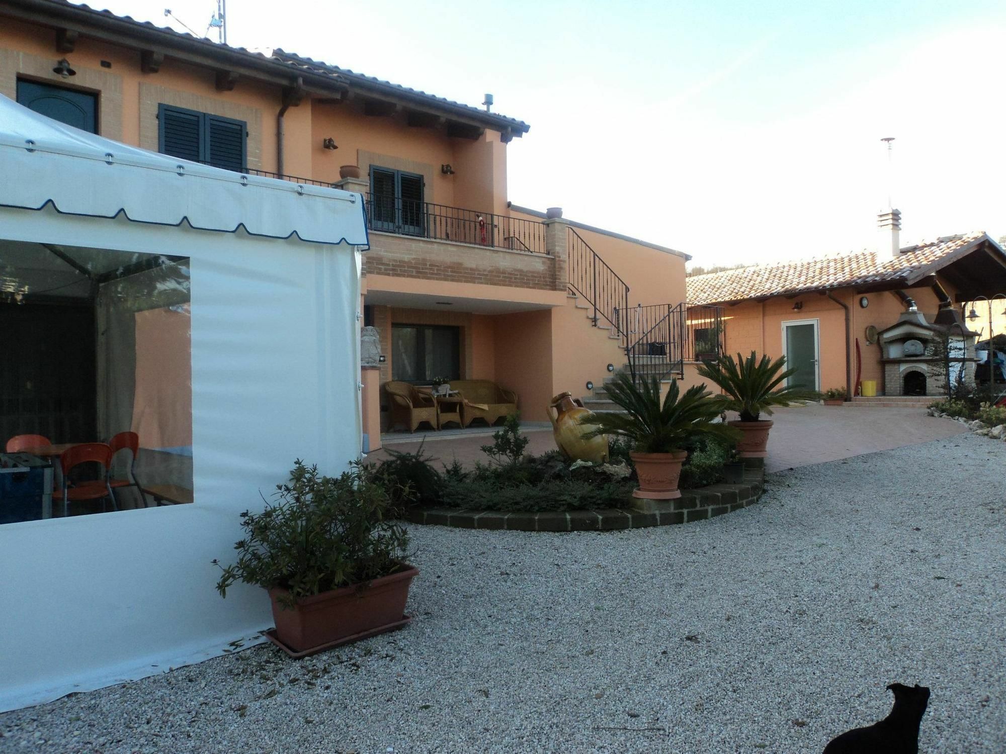 Agriturismo Le Vigne แฟร์โม ภายนอก รูปภาพ