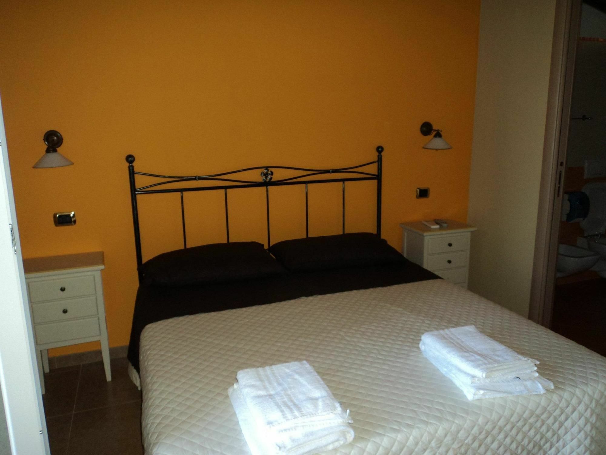 Agriturismo Le Vigne แฟร์โม ภายนอก รูปภาพ