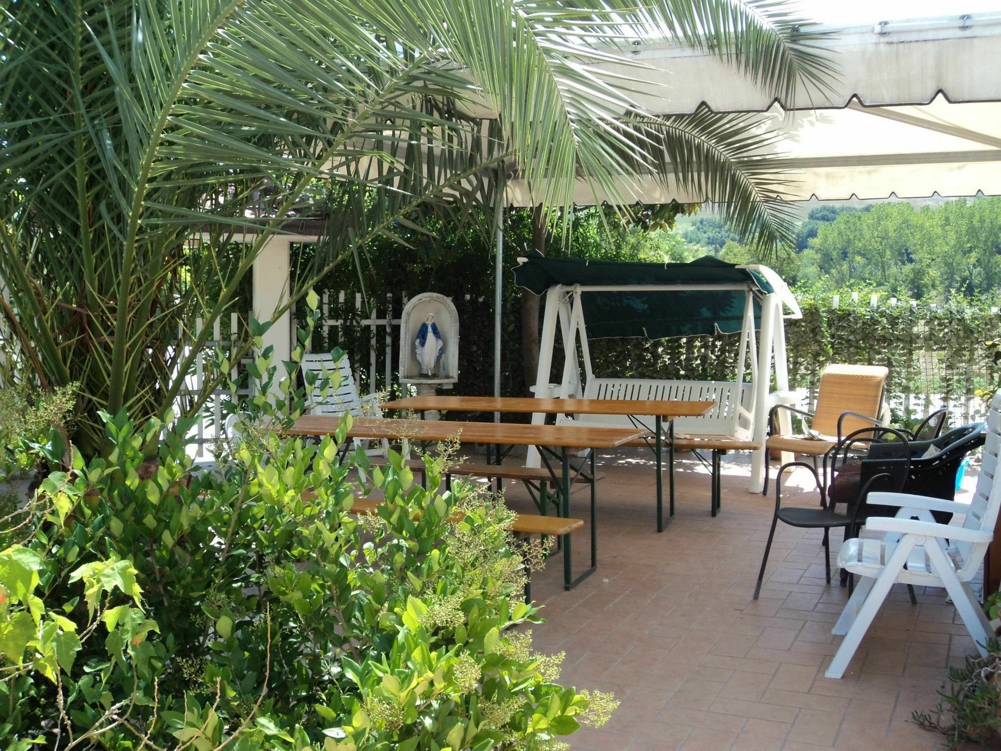 Agriturismo Le Vigne แฟร์โม ภายนอก รูปภาพ
