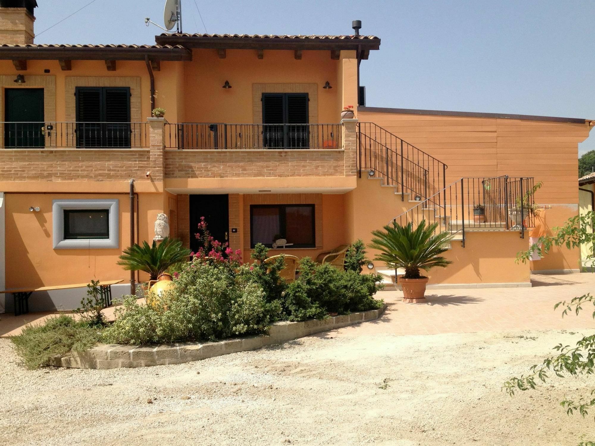 Agriturismo Le Vigne แฟร์โม ภายนอก รูปภาพ